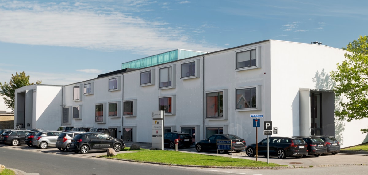 Billedet viser facaden på Vibeholms Alle 15